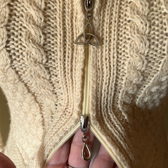 ARAN MOR IRELAND Size Small Long Fisherman Sweater Ecru Cableknit Zip Front - Picture 14 of 16